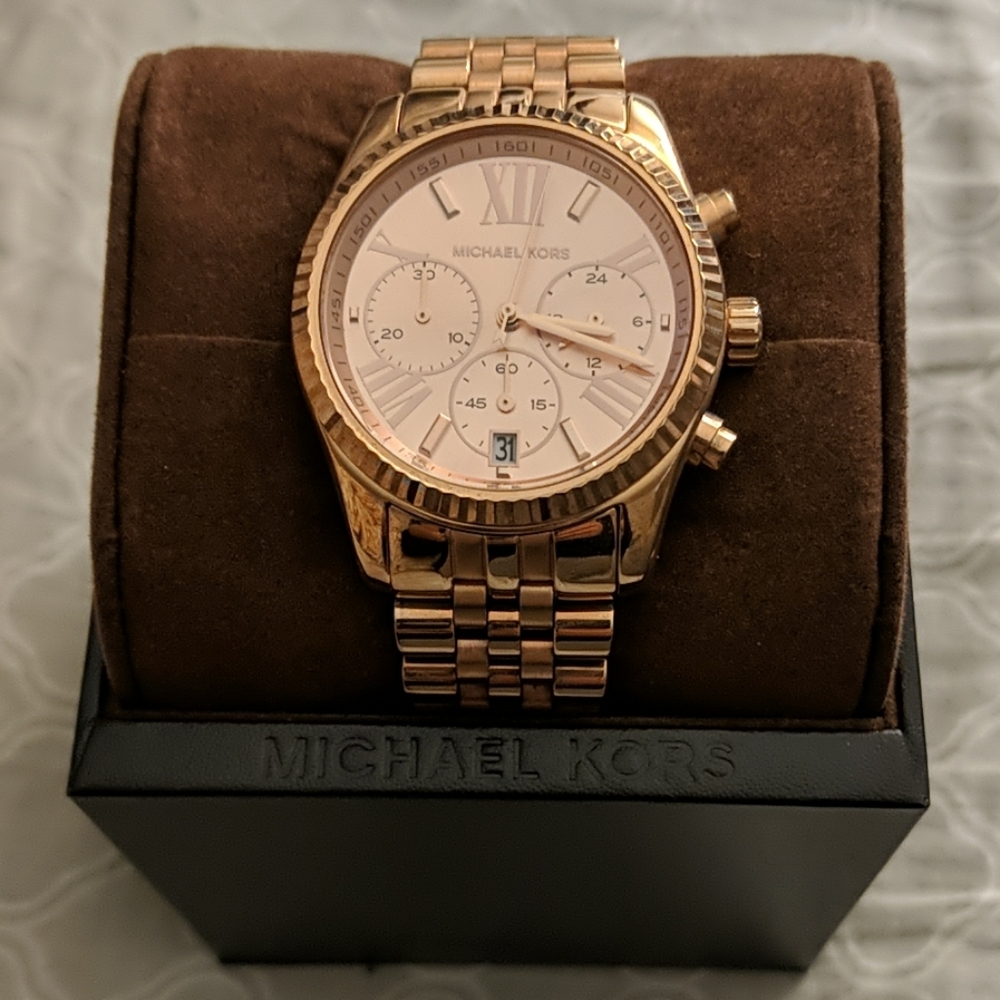 MICHAEL KORS ROSE GOLD TONED WATCH